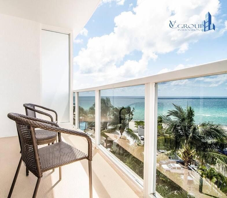 Apartamento Luxurious Beachfront Studio Sunny Isles Beach Exterior foto